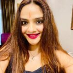 Madhoo Instagram – #happydemic back with my #redlipstick 💜💜#happysunday