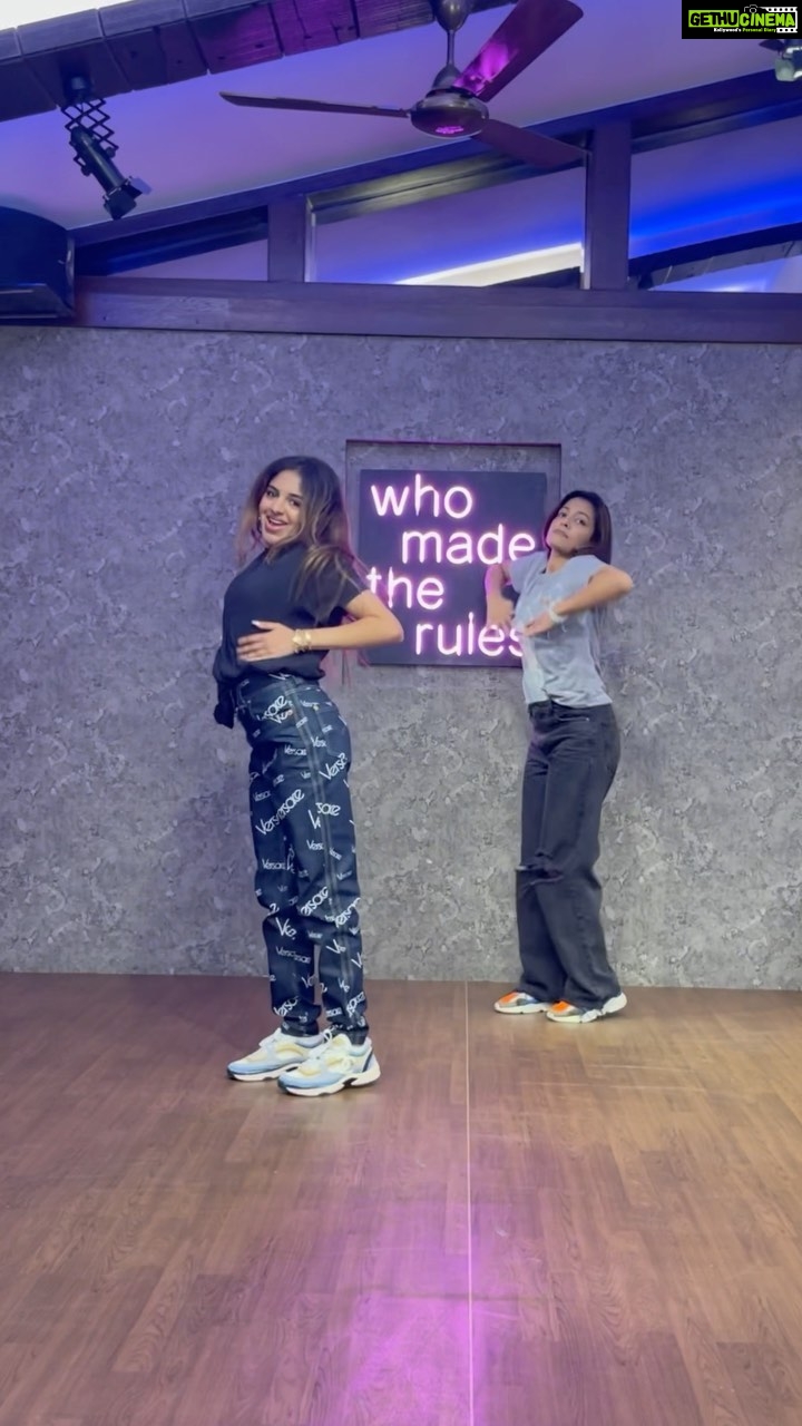 Madhoo Instagram - My Keia u make me so proud. The best dancerππππ @keiashahh Effortless and stylish! #minime @ananyaberaofficial thank you ππ