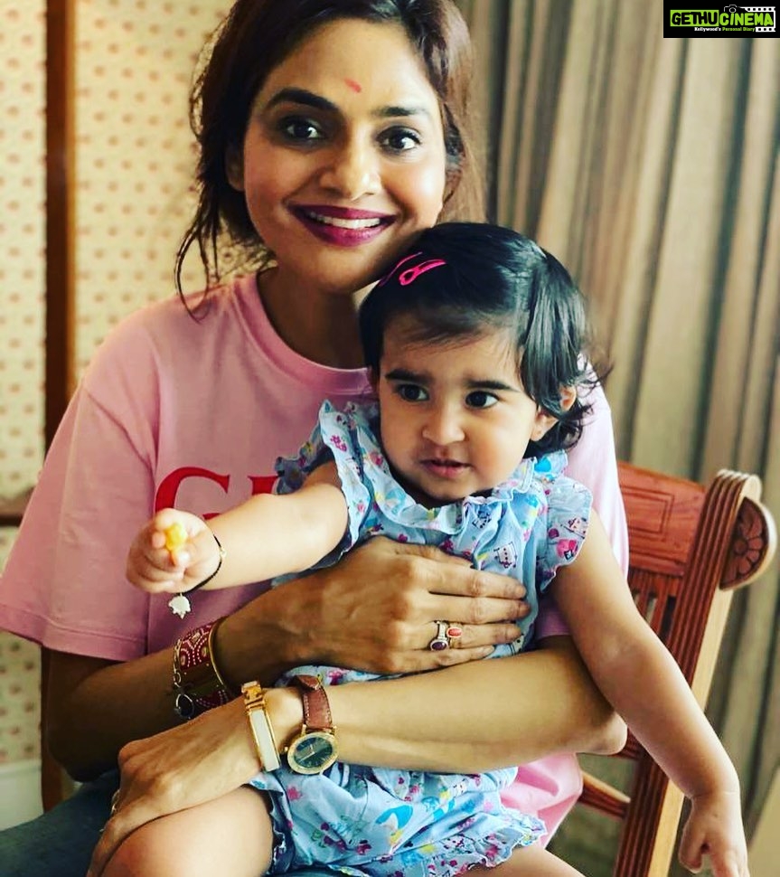 Madhoo Instagram - Happy happy birthday to my gorgeous jia baby 💗💗💗💗💗 @shraddha_ @sujata2167 @shreyaagarwal7