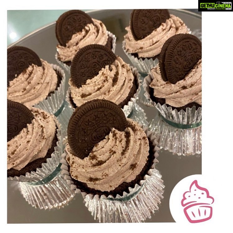 Madhoo Instagram - My baby Keia and Yashaa have started a cupcake business. Go follow and DM their account to place your orders!! The new business women in town ❤️❤️❤️❤️ so proud! @onebiteisallittakes @keiashahh @yashaadalal