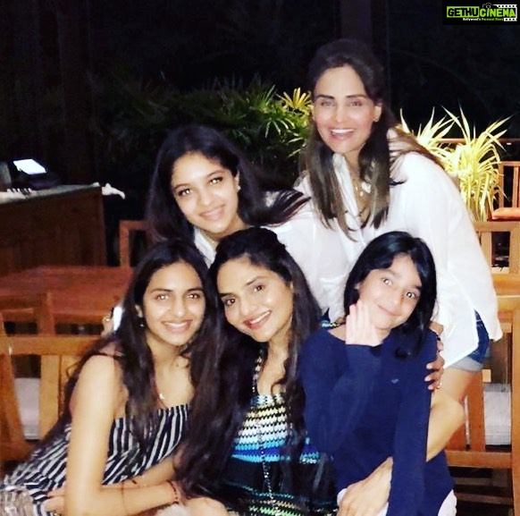 Madhoo Instagram - Beautiful friends and family❤️❤️❤️