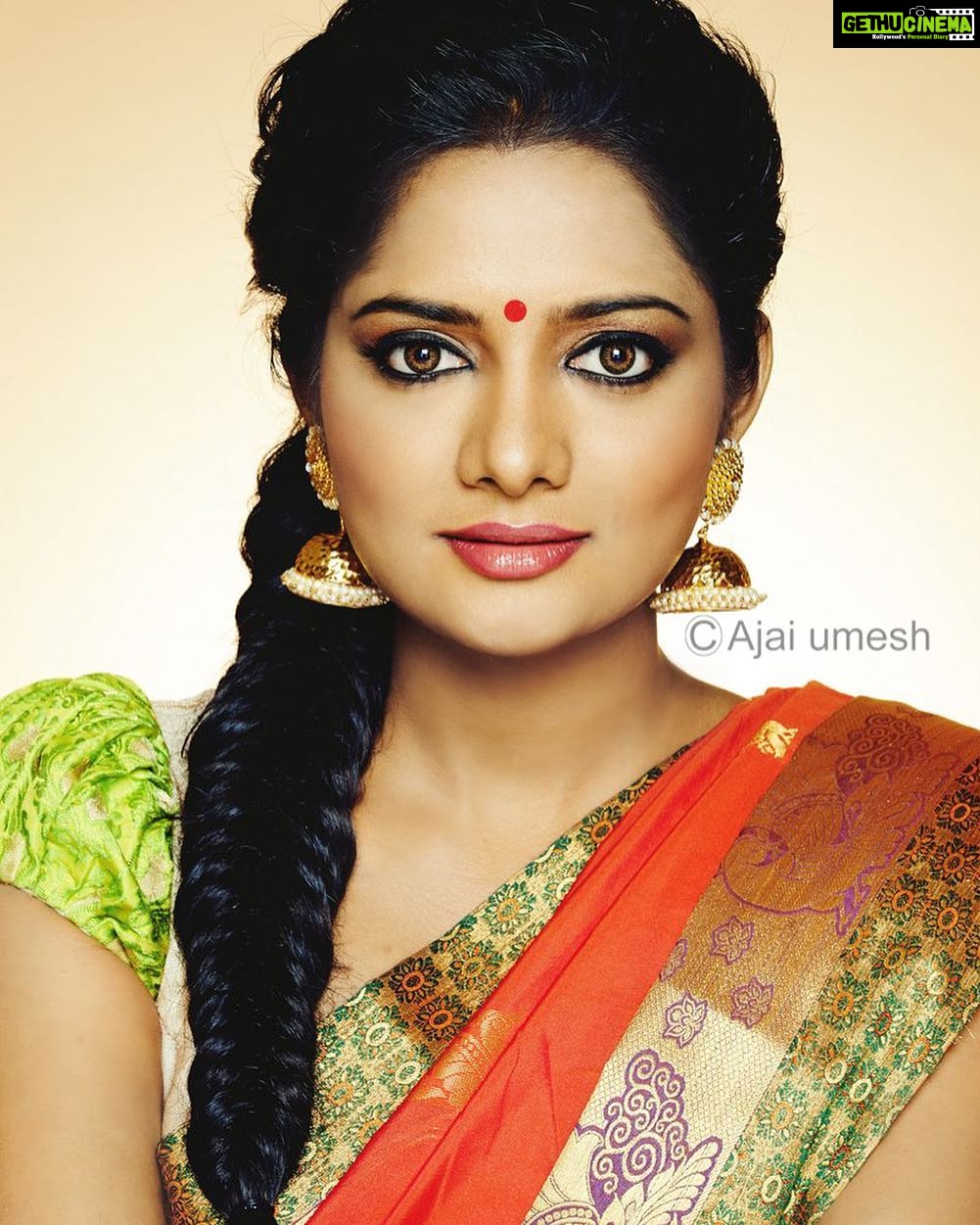 Madhumila Instagram - #throwback #classiclook #tamilponnu #mathumila #lankangirl #intoxicatemysoul