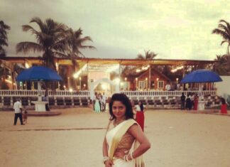 Madhumila Instagram - Over acted candid👆😂still I like it💁#beachwedding #poser #candid #mathumila