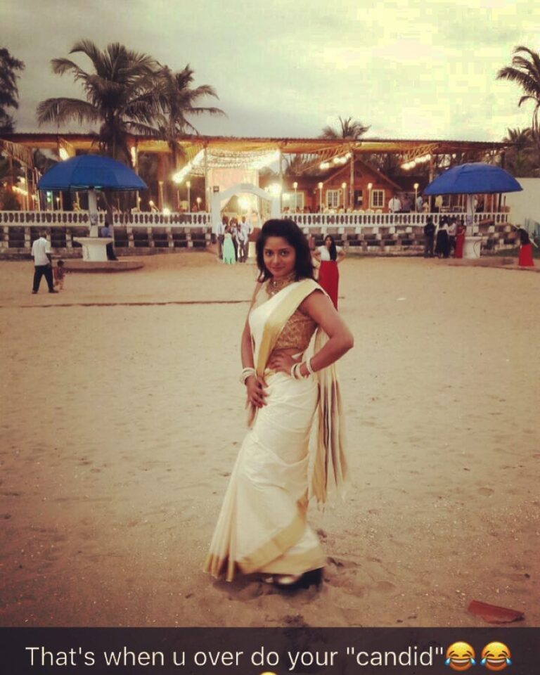 Madhumila Instagram - Over acted candid👆😂still I like it💁#beachwedding #poser #candid #mathumila