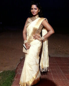 Madhumila Instagram - That saree😍 Nd blouse😍 Nd skin tone😍 #tamilgirl #saree #mixmatched #mathumila #duskybeauty