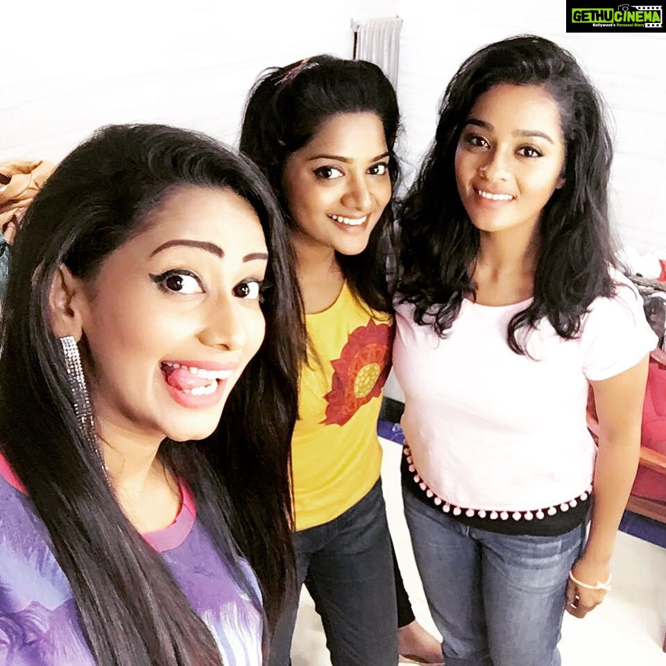 Madhumila Instagram - Dats before an exciting Nd #fun filled(only for you😖) task😂😂😂 #atchamthavir ✌️be ready guys✨💕