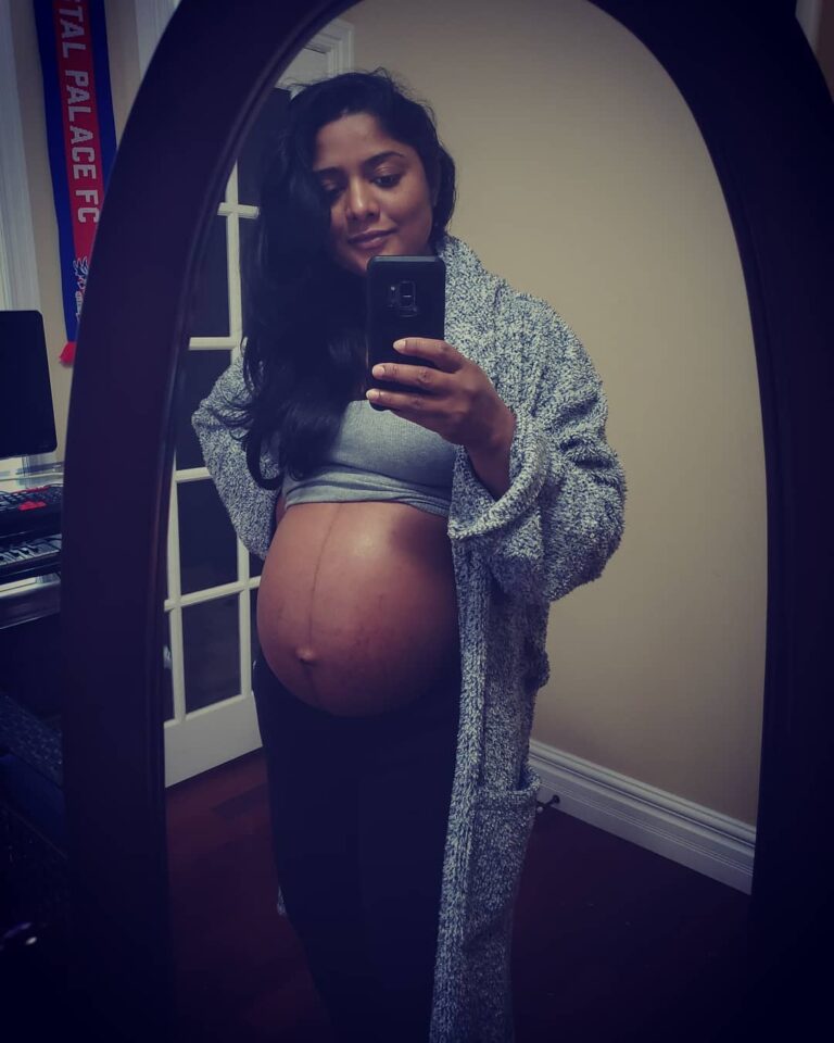 Madhumila Instagram - We’ve been cooking up something....❤💣💫 #bumppic #mathumila #37weekspregnant #eatlikeamonster #instamommy #promotedtomommy #seriousproject