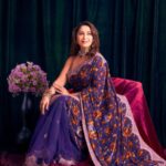 Madhuri Dixit Instagram – Grace & Elegance are my forever partners 🤝

#Saree #TrendingTuesday #TuesdayThoughts