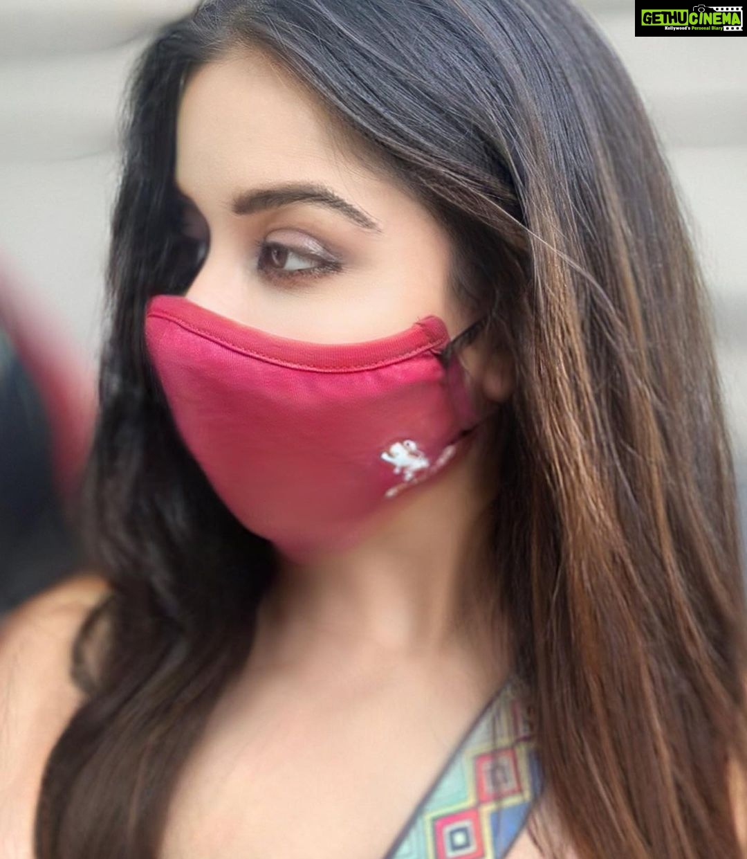 Madhuurima Instagram - Wear your Mask everytime you step out, just as I did. Get your Giordano Mask today and stay safe for yourself and those around you! Follow @giordanoindia and get your Face Mask today from their website. #GiordanoIndia #Protectivemasks #giordanoessentials #maskindia