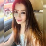 Madhuurima Instagram - A positive action gives such instant happiness. Starting ur day with good thoughts can actually make u experience great things through out the day. #magical #vibes #greatful #white #pure #puja #belief #love #magic