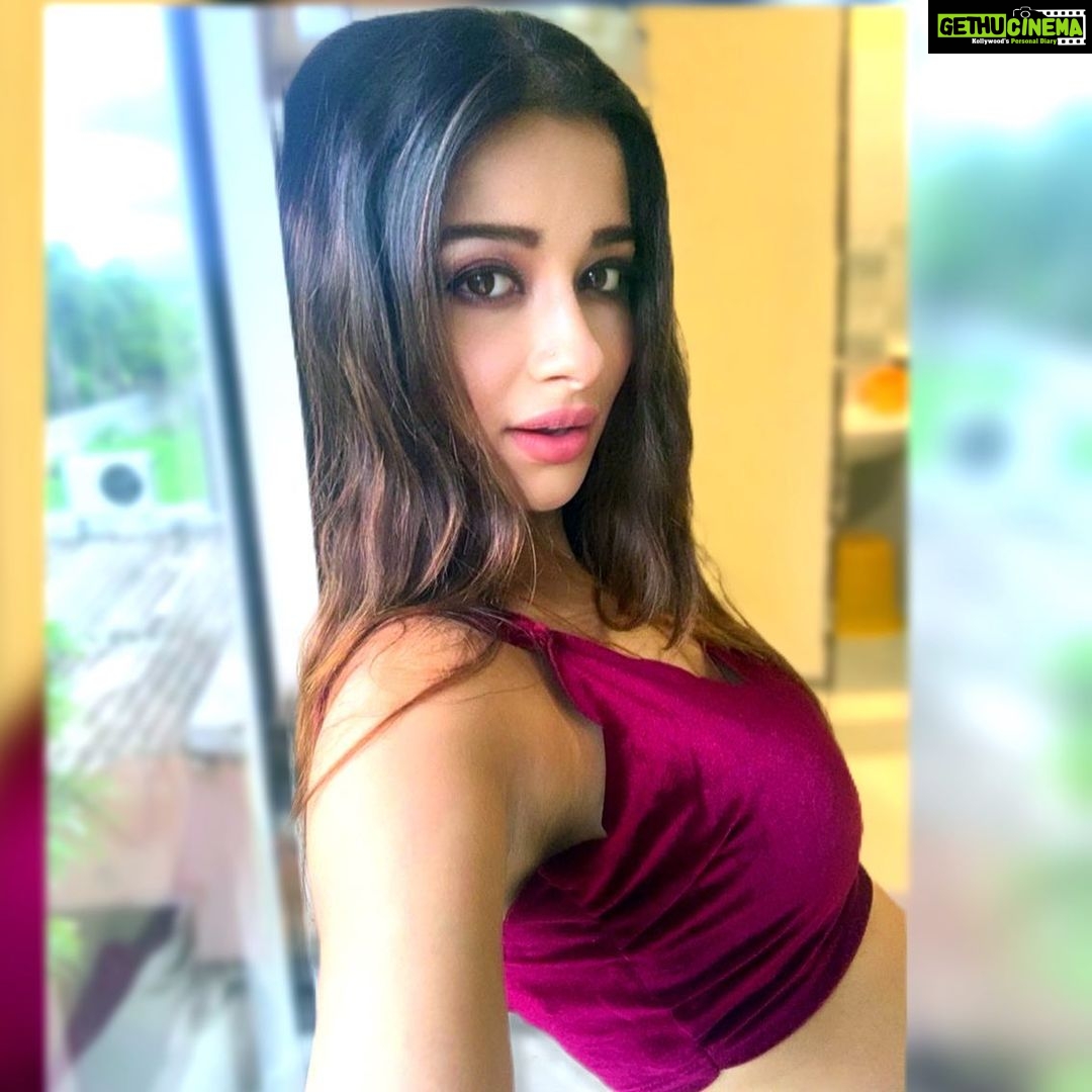 Madhuurima Instagram - Expect nothing and life will be velvet! #velvet #huế #colour #magenta #croptop #magnet #eyes #lookoftheday #look #lookthroughmyeyes #nyrabanerjee #saraswati #selfie #shotoniphone #picoftheday #lover #loveyourself #live #loveislove