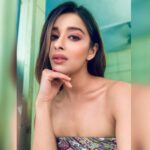 Madhuurima Instagram - Guard well your thoughts when alone and your words when accompanied and pursue what catches your heart not what catches your eyes 🤗. #love #thoughts #musings #justsaying #justathought #determination #iseeyou #mindfulness #deepthoughts #heaven #choices #decisions #positivevibes #positiveenergy #positivemindset #positivequotes #quotes #quotestagram #quotesaboutlife #quotesforlife #truelove #loveall #godisgood #godsplan #godslove #godsword #intuition #guidance #divine #actor