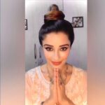 Madhuurima Instagram - Naman to the silence of the inner Guru❤️ . Happy Guru Purnima. Check #igtv for the full video #namaste #pranam #guru #heaven