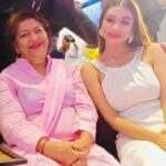 Madhuurima Instagram - I wake up to the news that our beloved masterji is.......... . I hope her soul completes the journey peacefully. I received my First Award (@iconicwomanawards ) from the hands of this graceful #iconic lady @sarojkhanofficial . Ma’am I have loved you since my childhood and I’m blessed that I got an opportunity to meet u ❤️ u will always be remembered by all of us ❤️ @harshitafangirl @drumrollevents . #sarojkhan #masterji #guru #dance #iconic #goddess #prayers #blessed #soul