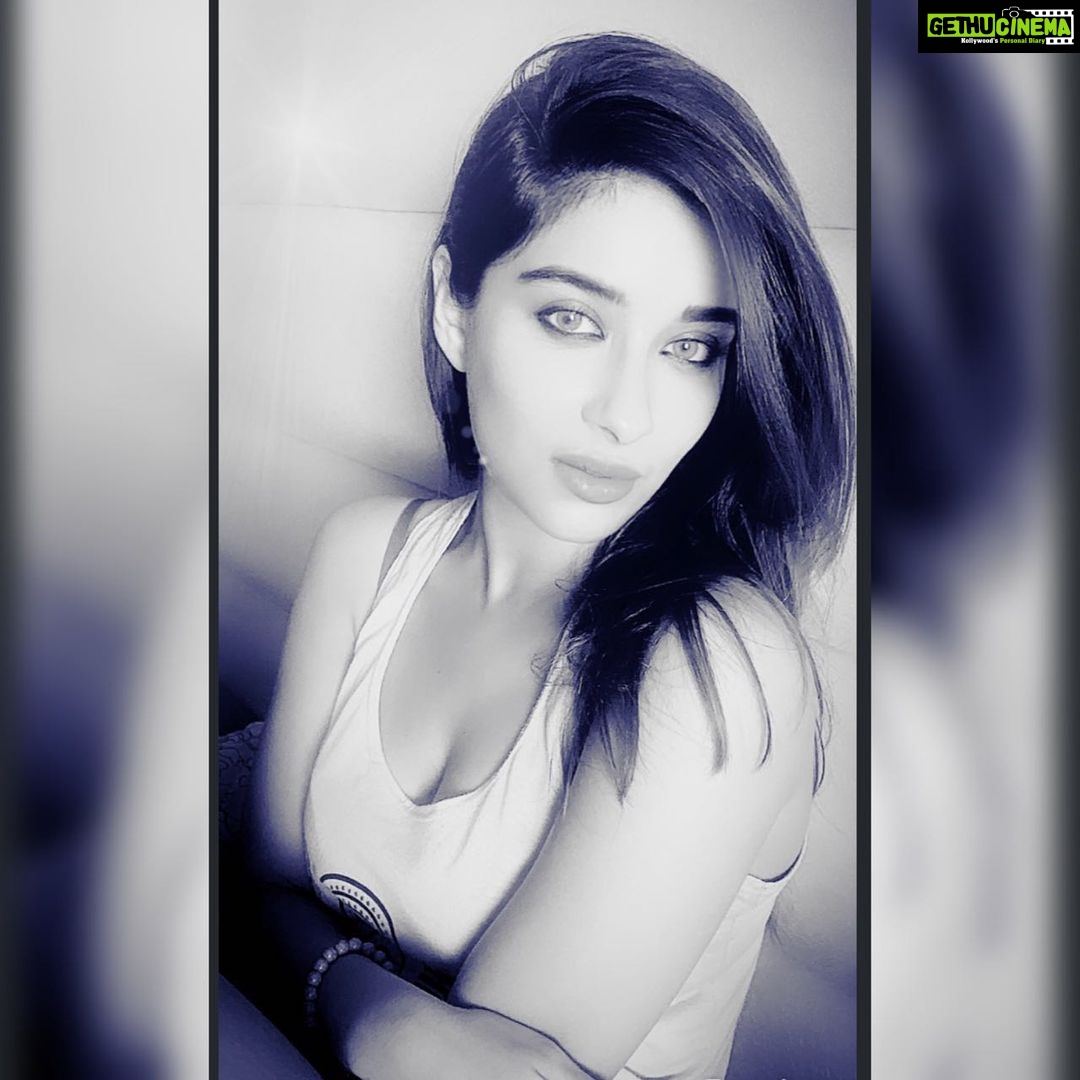 Madhuurima Instagram - Somewhere over the rainbow, skies are blue, and the dreams that you dare to dream really do come true! #blue #bluelivesmatter #bluesky #blueeyes #bluehair