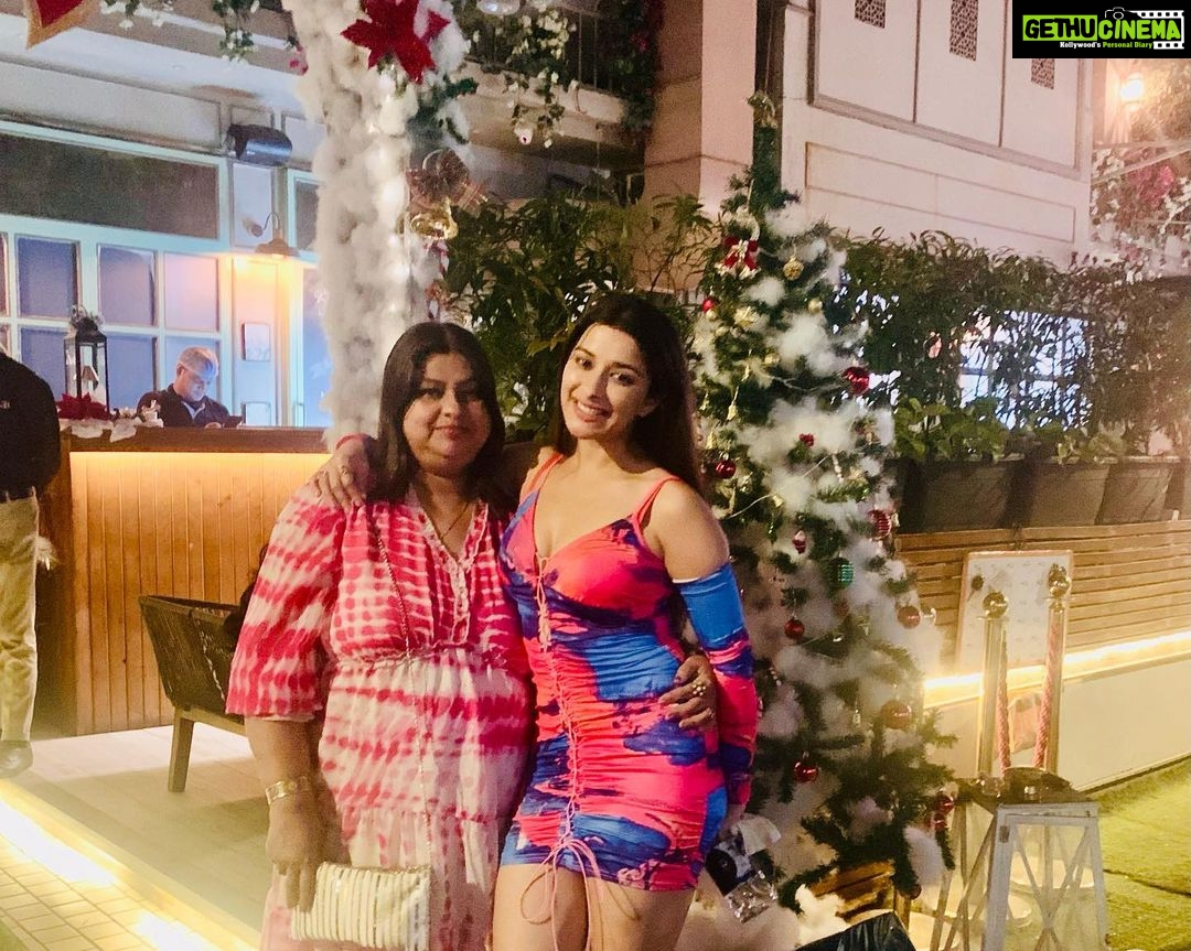 Madhuurima Instagram - Donβt I actually look like a Christmas tree πππ Merry Xmasπ #xmas #christmas #aboutlastnight