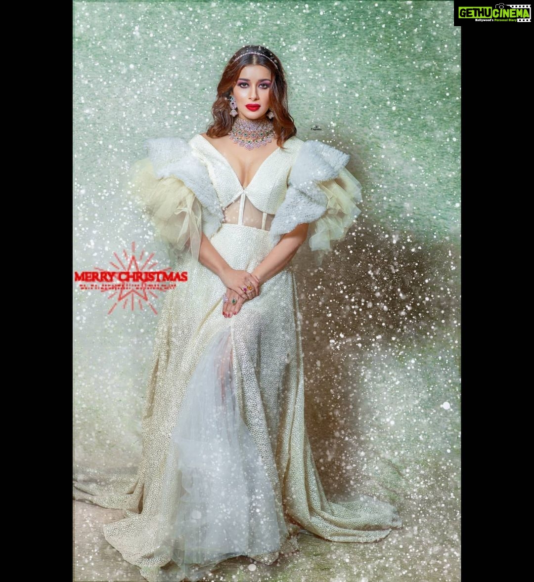 Madhuurima Instagram - Merry Christmas.....feel the vibe.. .. Muse - @nyra_banerjee MUA - @makeupartisthemal Captured By - @mspiration_lakshmiwankhede Styling by @lakshmiwankhede Jewellery - @rreizojewels Outfit - @the_o.f.u @godoxindiaofficial @nikonindiaofficial @nikond850official (These image belongs to M'spiration - Inspiring Memories, retouching or unauthorized copying is strictly prohibited. No images to be used with out our prior permission. Thank you!) . . . You can connect with us for your Photography needs by calling us at 9867590788 or mail us at wankhedelakshmi@gmail.com #beauty #fashion #fashionista #whitegown #beautyportraits #fashionphotography #gowns #whiteisbeautiful #western #white #celebrity #nyrafanclub #nyrabanerjee #nyrangers #nyraians #nyrabanerjee❤️ #nyrabanerjeefan Mulund West