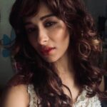 Madhuurima Instagram - Butterflies from my mind ! #shotoniphone #shot #selfie #friday #lovemyhair #hairstyles #goodhairday #tone #picoftheday #pic #pictureoftheday #portraitphotography #portrait #portraitseries #lovemylook #nyrabanerjee #bollywood #babe #quarantine #history #pandemic #clicks
