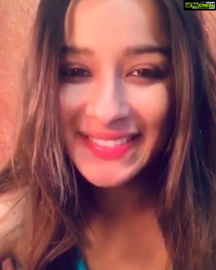 Madhuurima Instagram - Aahhhhhh! Ki Aaraaam! ' Would love to make this my daily routine but..........!! #mom #mommyandme #personalmasseuse #personaldevelopment #personality #motherdaughtergoals #massage #relaxing #video #videooftheday #instavideo #love #for #massage #therapy #quarantine #routine #dailyinspiration #dailymotivation #wish #more #actor #mumbai #homemade #cozy #spa #mother #of #mine #holidays #nyrabanerjee