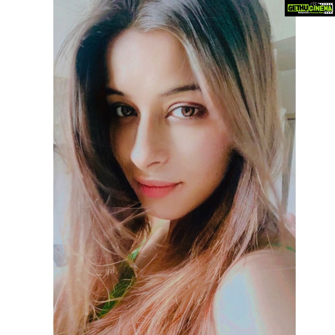 Madhuurima Instagram - I Thank all who have helped me become a better person subtly or loudly, through friendship or enmity, love or hate, anger or compassion... 'Had to show my gratitude in some way. What's a better way than to return smiles on some withered faces? ‘Arranged masks, rations, toiletries for some daily wagers. Thanks to the men who helped distribute them (with full protection). #protection #safetyfirst #mask #smiles #gratitude #rations #distribute #betterperson #help #goodvibes #pandemic2020 #subtle #love #friendship #actor #citizenofindia @narendramodi #bollywood #bollywoodhungama #celestial #divinefeminine #divine #worldhealthday