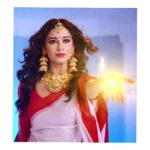 Madhuurima Instagram - Spread light ! #namo @narendramodi #darkness #to #light #9 #pm #tamsormajyotirgamaya #flame #light #diya #torch #enlightenment #fire #smudge #clear #hope #solidarity #unity #history #destructionofevil #positivity #nyrabanerjee #divyadrishti #divyashakti #divine #intervention #shine #dazzle #dhunuchi #mothernature #motherearth