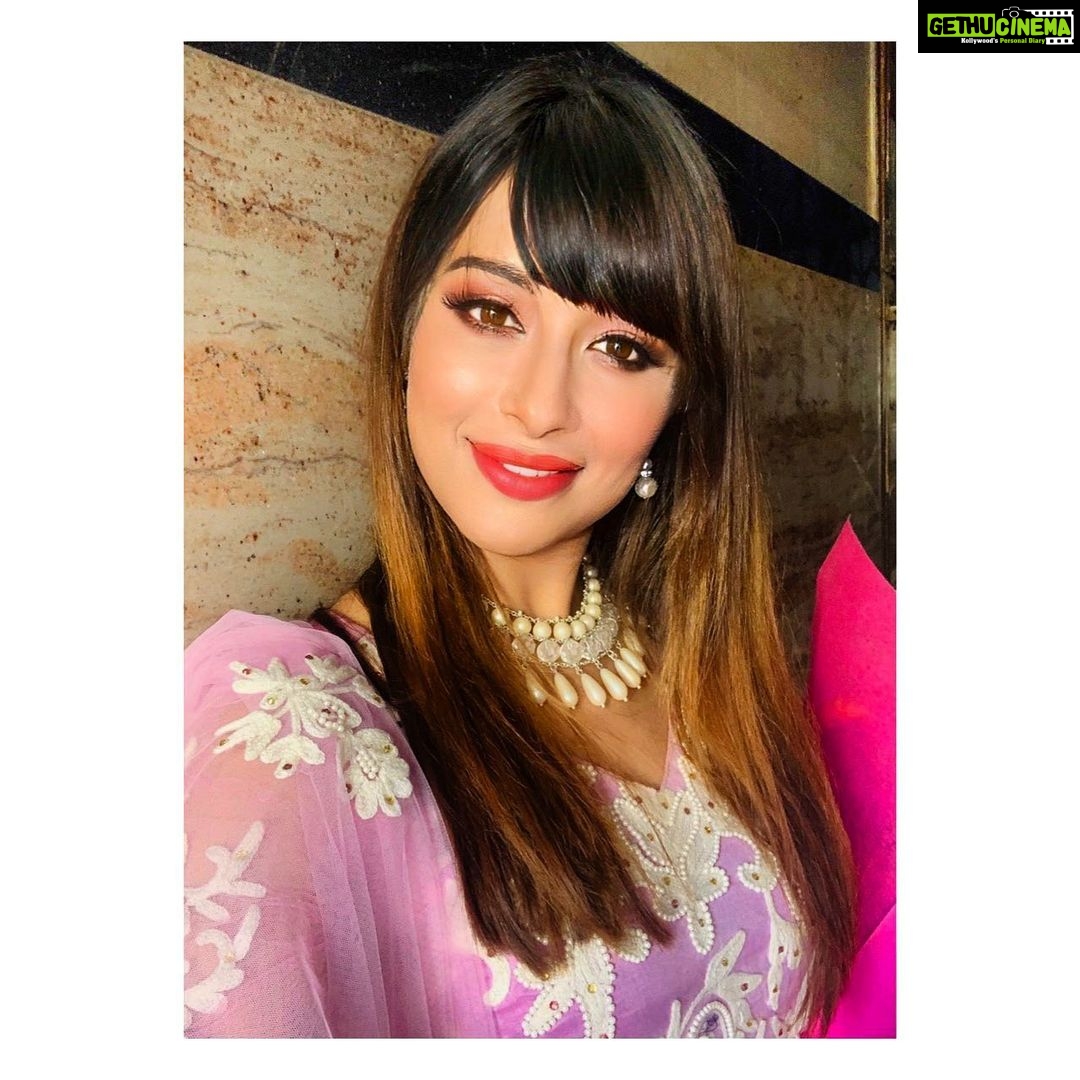Madhuurima Instagram - A new day! A new horizon! A new way of living each moment of your life ❤️❤️❤️🤩 #sunshine #thursday #new #day #newday #horizon #waymaker #life #beauty #live #love #blessed #actor #star
