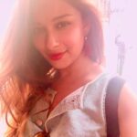 Madhuurima Instagram - Realising that everything in my life comes to me as a gift from God, Today, I freely forgive those whose actions have hurt me in any way. Using these situations as opportunities to grow , TODAY I appreciate them and find the Good in them and give Thanks . #musings #thoughts #mindfulness #gratitude #love #forgiveness #acceptance #appreciation #ascension #bollywood #portraitphotography #hues #eyes #picoftheday #instagood #quarantined #valentines #pinklips #denims