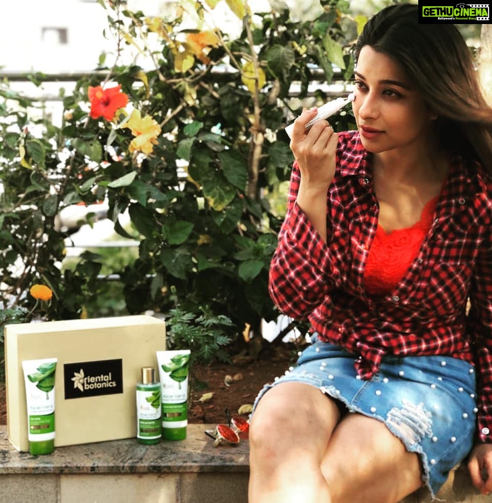 Madhuurima Instagram - I have always believed in taking special care of my skin and @oriental.botanics has a perfect range of products for that! The Oriental Botanics Aloe Vera, Green Tea and Cucumber range is just amazing! Get flat 20% off by using the code NYRA20 on their website! All the products are paraben, sulphate and cruelty free! The Oriental Botanics Aloe Vera, Green Tea & Cucumber Hydrating Face Wash cleanses and refreshes the skin and it's made up of plant extracts which brightens the face. The Oriental Botanics Aloe Vera, Green Tea & Cucumber Micellar Water with pure natural ingredients cleanses deeply and removes make up in just a swipe. The Oriental Botanics Aloe Vera, Green Tea and Cucumber Face Mask brightens the skin and helps remove blemishes and dark spots. The Oriental Botanics Aloe Vera, Green Tea and Cucumber Under Eye Gel Roll-on nourishes, protect and revitalize the sensitive skin and help in relieving fatigued eye as well as helps to reduce dark circles. So, what are you waiting for? Go grab your products now. All these products are available on Amazon as well! . . . #orientalbotanics #beautywithnature #aloeveraskincare #cleanbeauty #naturalskincare #healthyskincare #micellarwater #hydration #facemask #undereye