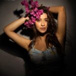 Madhuurima Instagram - @nyra_banerjee @makeupbybharti @safyanali_retouching @fzyfuzionstudio #photoshoot #photography #pictureoftheday #actress #nyrabanerjee #studiophotography #studiosetup #kaifmohdphotography #fzyfuzionstudio Mumbai, Maharashtra