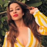 Madhuurima Instagram - Rosy cheeks dimple chin! Are they still everyone's desire ? #childhoodmemories #love #lovemyself #gratitude #nyrabanerjee #picoftheday #portrait #photooftheday #bollywood