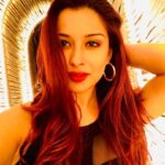 Madhuurima Instagram - Glow! Glow the gold ! Glow the silver! Glow the red! #glow #happy #republican #republicday