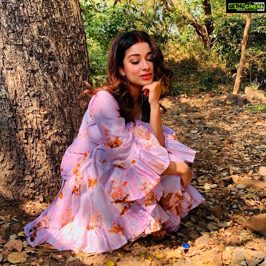 Madhuurima Instagram - Thoughts matazzz! #thoughtmode #musings #ultimate #emotionalfreedom #loveisintheair #baby #gratitude #lavender #nyrabanerjee @starplus #bts #instantbollywood