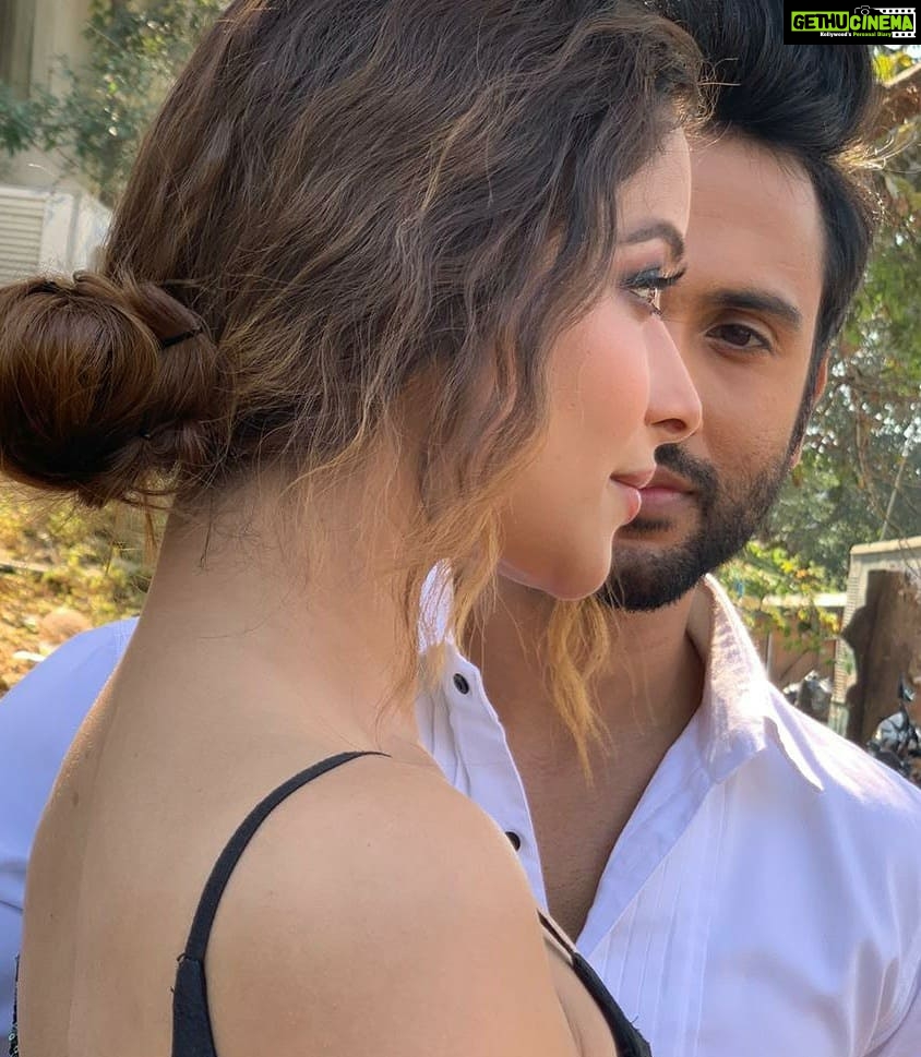 Madhuurima Instagram - Another party with the party animals, "The Shergills" ! Watch #dishi today and tomorrow 730pm only on @starplus and @hotstar @hotstarpremium @muktadhond @mishkat1711 #photography #portraitphotography #faces #love #divyadrishti @sana_sayyad29 @adhvik_official