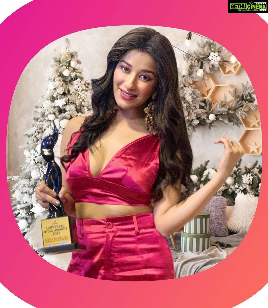 Madhuurima Instagram - Multi-talented actor of the year 😍😍 Thank you @universal_india_awards 🥰🥰