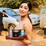 Madhuurima Instagram - Love your chai? Me too! There’s nothing like having a hot cup of chai with your team on a cold evening! In love with this @vayaindia POPCUP. These are not just stunning, but also keep my chai hot until the last sip! And, I cannot stop raving about this leather tray as well. Water resistant and in a beautiful color, @vayaindia Luxe tray is elegant, and perfect for serving a snack. #Vayaindia #VayaPOPCUP #VayaLuxeTray #Leathertray #Insulatedtumbler #tumbler