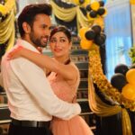 Madhuurima Instagram – It’s the ladies and gentlemen look 😎 with @mishkat1711 . Hope #Divyadrishti keeps entertaining you. Lots of twists and turns fir tomorrow’s episode . keep watching #saturday #sunday only on @starplus and @hotstar 7pm.