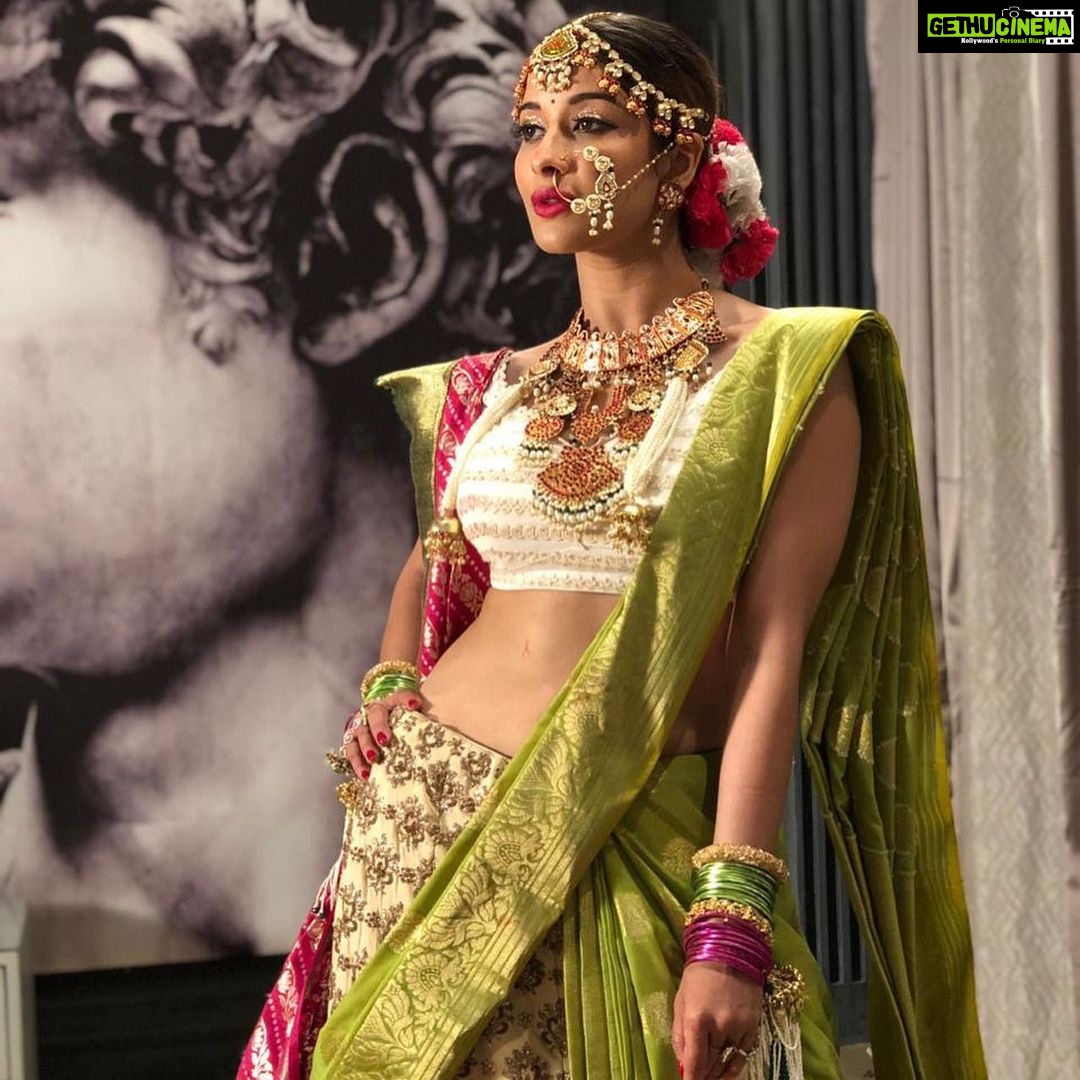 Madhuurima Instagram - Haha this is like kitnebaar mei banungi bride in #Divyadrishti @muktadhond @starplus @shivanishirali outfits @manasimanojofficial jewellery. Love my each look. #nyrabanerjee #gratitude #love #bollywood #supernatural #hit #dishapatani #shotoniphone