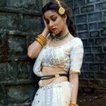 Madhuurima Instagram - Haha this is like kitnebaar mei banungi bride in #Divyadrishti @muktadhond @starplus @shivanishirali outfits @manasimanojofficial jewellery. Love my each look. #nyrabanerjee #gratitude #love #bollywood #supernatural #hit #dishapatani #shotoniphone