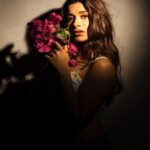 Madhuurima Instagram - @nyra_banerjee @makeupbybharti @fzyfuzionstudio @mk_click2 @safyanali_retouching #Pictureoftheday #photoshoot #photography #photooftheday #portraitphotography #onelightsetup #studiosetup #studiophotography #studiolife #studiovibes #nyrabanerjee #kaifmohdphotography #fzyfuzionstudio Mumbai, Maharashtra