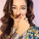Madhuurima Instagram - Coz I thought after a long time I got a refreshing look in #Divyadrishti makup by @nandiniprajapatiupadhyay , styling @shivanishirali #nyrabanerjee #actor #pic #iphone #instagram #actorslife #unicorn #nudemakeup #skincare #beauty #eyes #love #follow