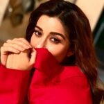 Madhuurima Instagram - He clicked me so well. Ans all I had to do is steal mah daddy’s red coat ! He ha ha ha! Adhhuuu @adhvik_official , thanks for the great click ! #feelgood #feelpretty #feelgreat #feelloved #feelblessed #everyday #love #god #me #followme #loveme #gratitude #divyadrishti #nyrabanerjee #nyralicious #red #redhot #redhotchilipeppers #nudes #nudemakeup #peaches #bollywood #stardom #superstar #work #workmode #bts @starplus @muktadhond