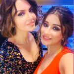 Madhuurima Instagram - Red chillies , red sauce , red rose , red carpet red outfit thanks to @gukkish_ and it was the @stardomawards @sbd_news18 makup by @nandiniprajapatiupadhyay #dressup #redcarpet #fashion #bollywood #actress #television #actorslife #awards #redhot