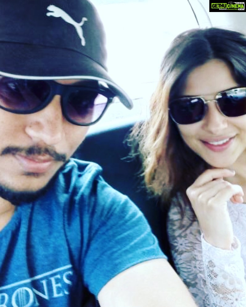 Madhuurima Instagram - Happy happpy happpy birthday my @mr_moment so many years of togetherness and still counting. Wish u all the love , luck and success. We always be the besties ❤️❤️❤️❤️❤️