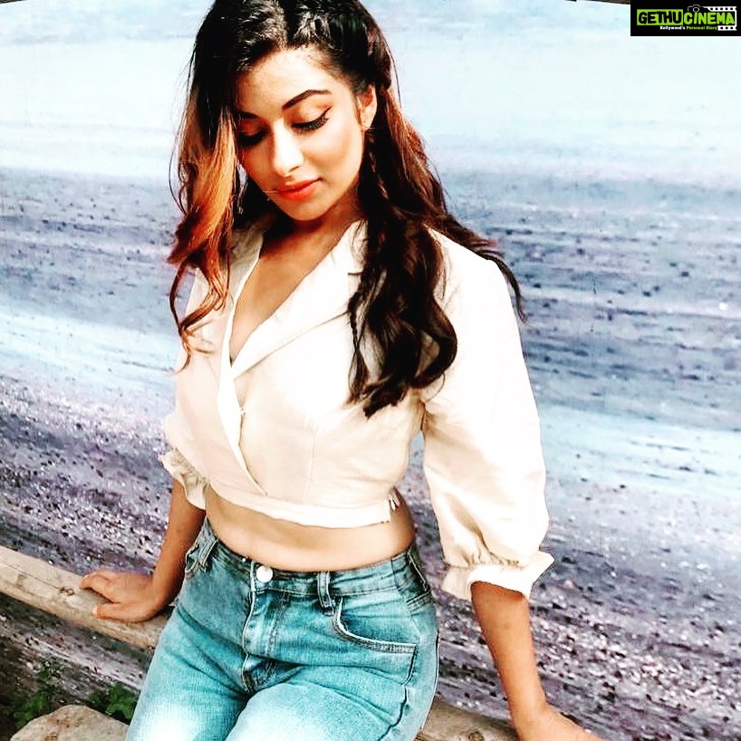 Madhuurima Instagram - @stalkbuylove makes me stalk u , love u and buy u ❤️❤️❤️