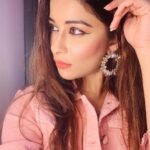 Madhuurima Instagram - U look your best when u put a smile on your face. U smile when you are happy , you are happy when you are pampered and today I’m pampered by @velvetwow2.0 wearing their earrings #earrings #jewelry #love #beauty #bollywood # @realbollywoodhungama @dharmamovies #redchillies #actor #unicorn #divyadrishti #iphone #gfriend #potraitphotography #picoftheday #photography #instagood #instadaily #instantbollywood #fashionnova #fashion #style #goddess #nofilter #selfie #lights #nyrabanerjee #hot #swag #peach #pink