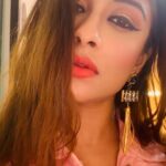 Madhuurima Instagram - U look your best when u put a smile on your face. U smile when you are happy , you are happy when you are pampered and today I’m pampered by @velvetwow2.0 wearing their earrings #earrings #jewelry #love #beauty #bollywood # @realbollywoodhungama @dharmamovies #redchillies #actor #unicorn #divyadrishti #iphone #gfriend #potraitphotography #picoftheday #photography #instagood #instadaily #instantbollywood #fashionnova #fashion #style #goddess #nofilter #selfie #lights #nyrabanerjee #hot #swag #peach #pink