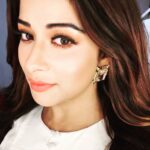 Madhuurima Instagram - The quality which gives pleasure to the senses, today I feel it wearing @shop_in_vogue earrings #love #beautiful #beauty #earrings #earringsoftheday #fashionista #actress #bollywood #tollywood #divyadrishti #nyrabanerjee #iphone #oneplus6t #instagood #picoftheday #potrait #naturephotography #selﬁe