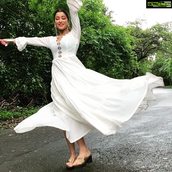 Madhuurima Instagram - Feeling like an ambrosia with my @ambraee_ Kurtis . Thanks for the lovely outfits. #kurti #fashion #love #divyadrishti #nyrabanerjee #gratitude #unicorn #wolf #beauty #eyes #pink #white