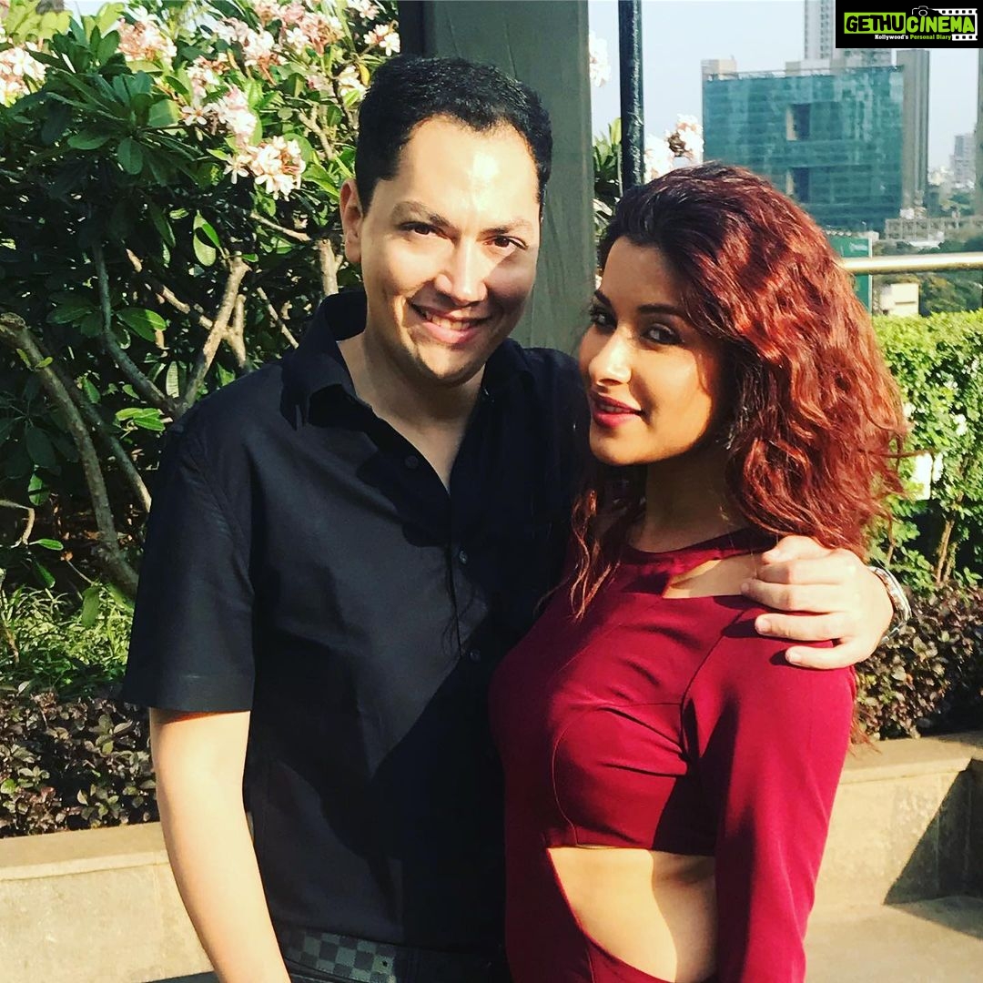 Madhuurima Instagram - Happy friendships day my besties!!!! Life without you guys is so incomplete ! Thank you for completing me and all the love and support. I love you all !!!! ❤️#friends #friendsforlife #bff #bae #love #insta #instadaily #gratitude #unicorn #success