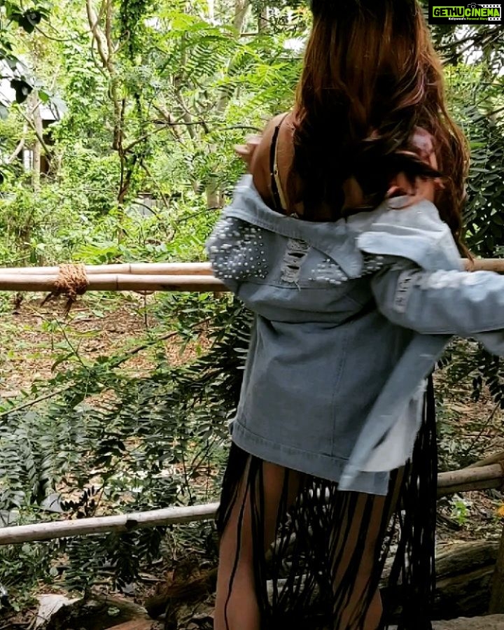 Madhuurima Instagram - Dancing in the woods Donning the @materialgbyprishakritika tassel belt love the feel of rippled skirt 🥰🥰🥰 #belt #tassel #leather #skirt #nyrabanerjee #divyadrishti #love #monsoons #beauty #fashion